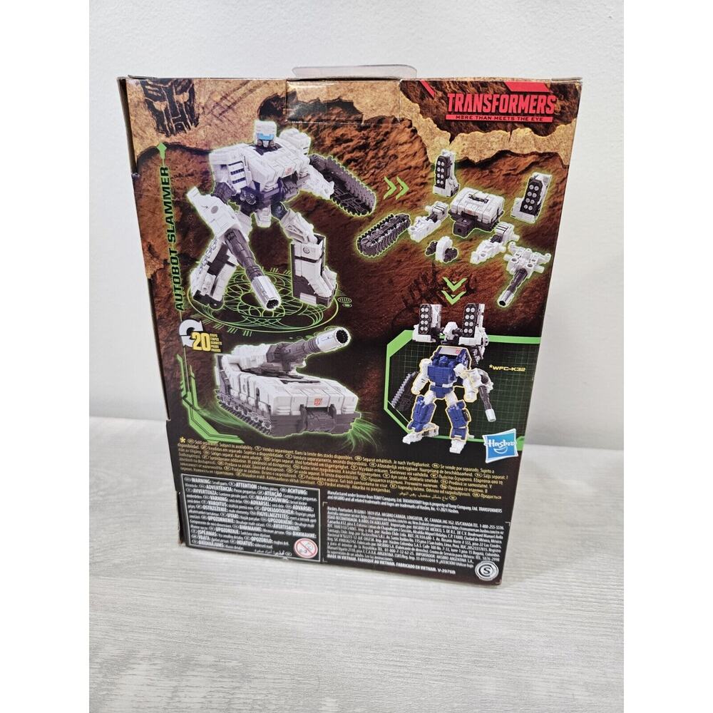 Transformers Kingdom Autobot Slammer Figure Deluxe Class Hasbro New - Picture 4 of 7